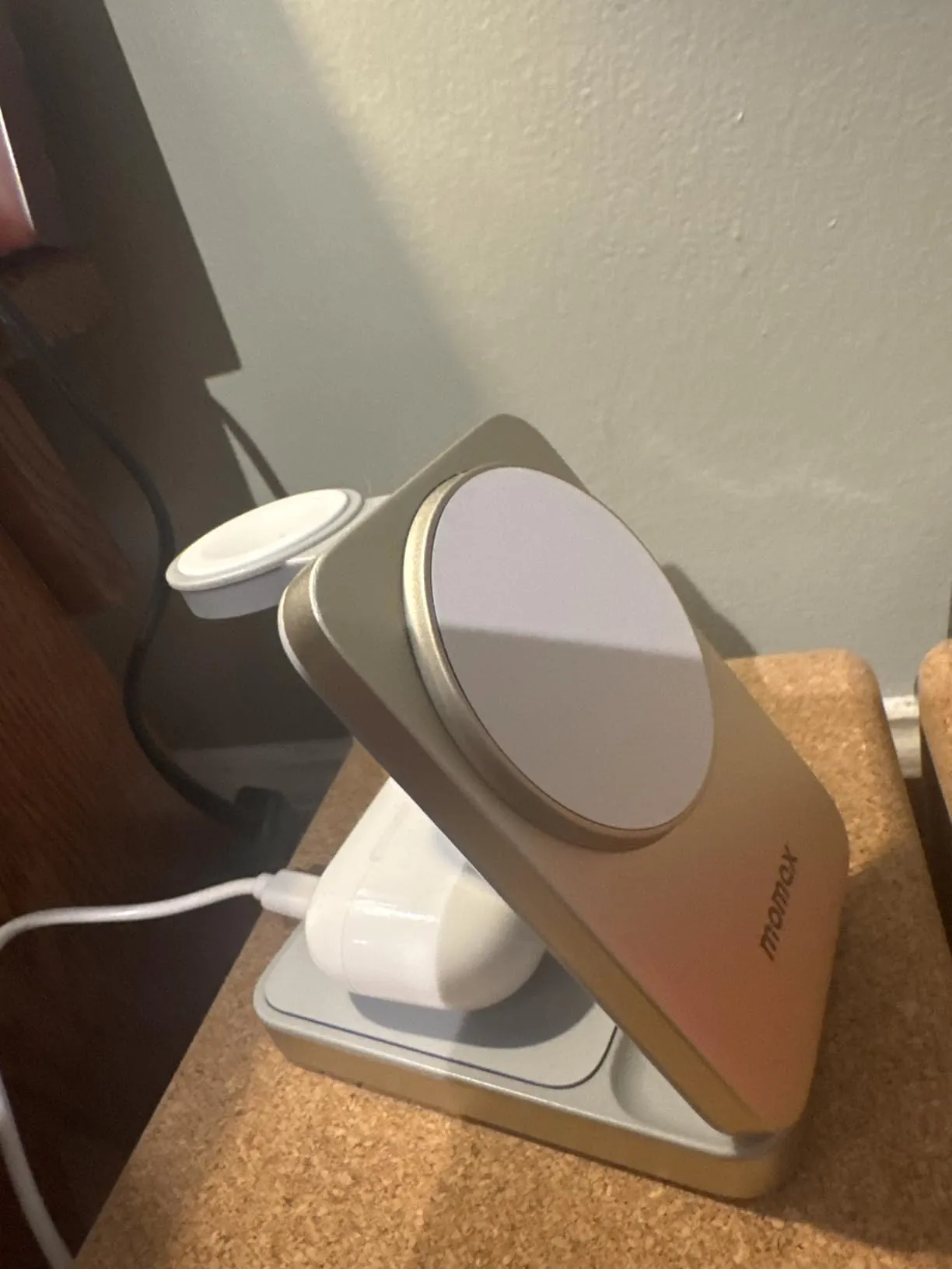 Q.Mag Pro 3-in-1 Wireless Charger Stand